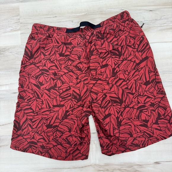 L.L.Bean Men's Classic Swim Trunks Red Orange Tropical Leaves Sz M 100% Nylon - Picture 5 of 5